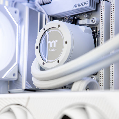 Abyssal LUX RTX 5090 Ryzen 7 9800X3D Gaming PC - SNOW